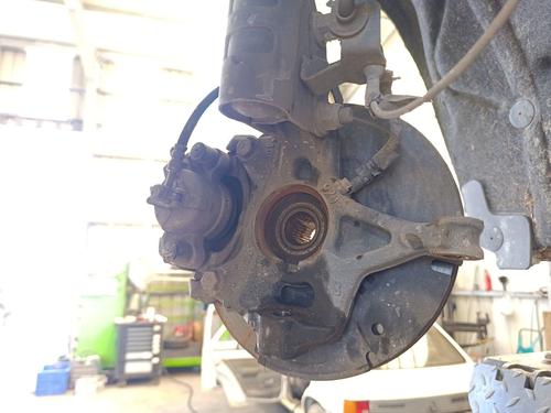 Used Right front steering knuckle Right front steering knuckle 39100854 39100854