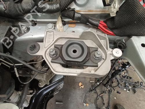 sttte-renault-megane-iv-hatchback-b9amn_-2015-38252525 main image
