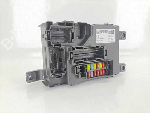 Zekeringkast OPEL CORSA D (S07) 1.3 CDTI (L08, L68) (75 hp) 25876748