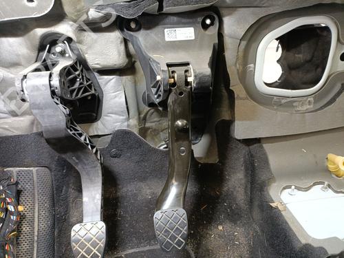 Used Break pedal Break pedal 37464580 37464580