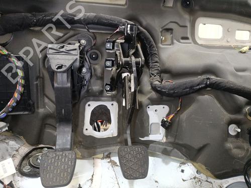 Used Break pedal Break pedal MERCEDES-BENZ SPRINTER 3,5-t Van (B907, B910) 317 CDI RWD (907.631, 907.633, 907.635, 907.637) (170 hp) 40006157 40006157