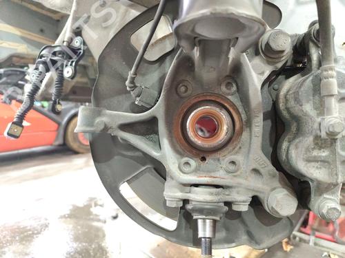 Used Left front steering knuckle VW CRAFTER Van (SY_, SX_) [2016-2025]  30774234