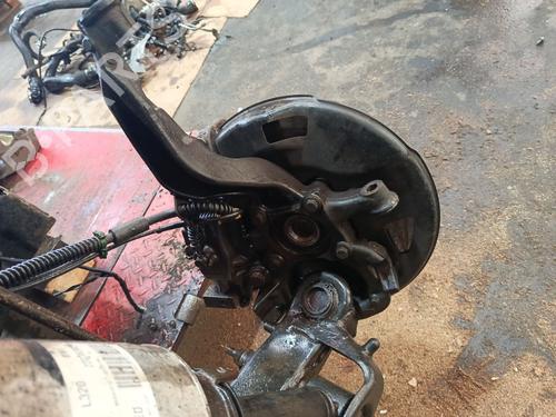 Used Left front steering knuckle LAND ROVER RANGE ROVER SPORT I (L320) 3.6 D 4x4 (272 hp) 30383369