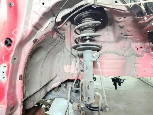 Used Right front shock absorber TOYOTA YARIS (_P13_) 1.5 Hybrid (NHP130_, NHP130) (101 hp) 31381192
