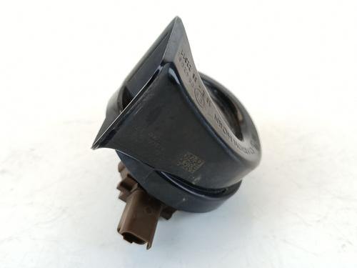 Used Horn NISSAN QASHQAI III (J12) 1.3 DIG-T (140 hp) 27204500