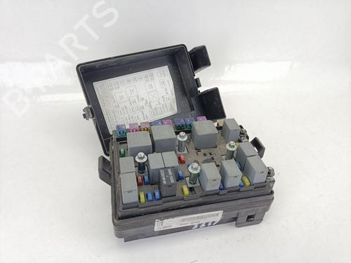 Used Fuse box KIA SPORTAGE II (JE_, KM_) 2.0 CRDi 4WD (140 hp) 25877768