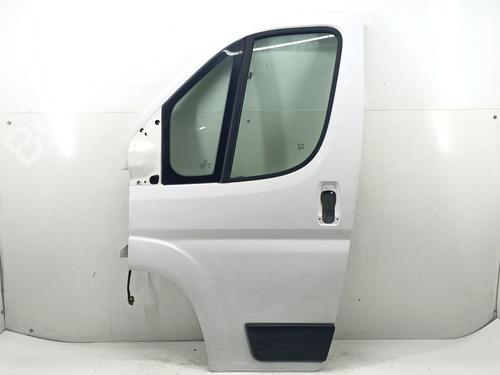 Used Left front door Left front door 39549380 39549380
