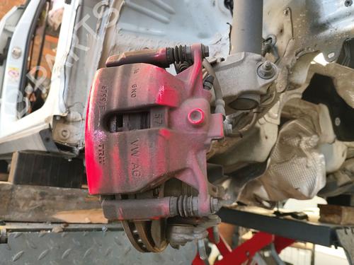 Etrier avant droit VW T-ROC (A11, D11) 1.5 TSI (150 hp) 30059448