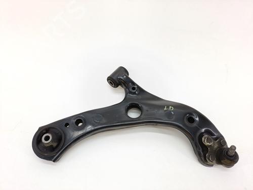 right-front-suspension-arm-toyota-corolla-saloon-_e21_-2019-37758214 main image