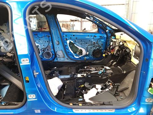 Gummiliste Gummiliste PEUGEOT 208 II (UB_, UP_, UW_, UJ_) 1.2 PureTech 100 (101 hp) 33456585 33456585