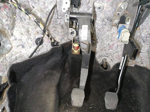 Used Clutch pedal FORD FOCUS III Turnier 1.6 TDCi (115 hp) 29003328