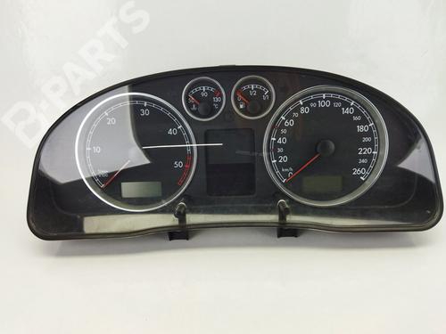 Used Instrument cluster VW PASSAT B5.5 Variant (3B6) [2000-2005]  9639220