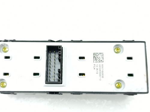 Left front window switch HYUNDAI i30 (PDE, PD, PDEN) 1.5 | BP36993199I27 - Image 4