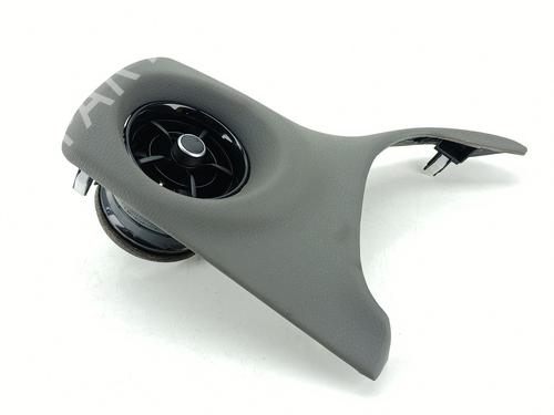 Luftventilen TOYOTA YARIS (_P13_) 1.5 Hybrid (NHP130_, NHP130) (101 hp) 31358418