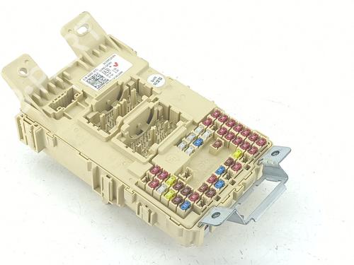 Used Fuse box Fuse box 36643198 36643198