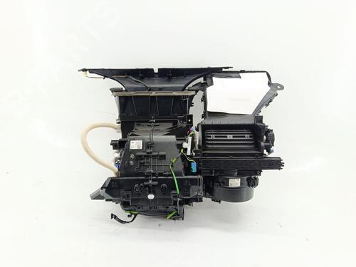 Chauffage completa TOYOTA YARIS (_P13_) 1.5 Hybrid (NHP130_, NHP130) (101 hp) 31351113