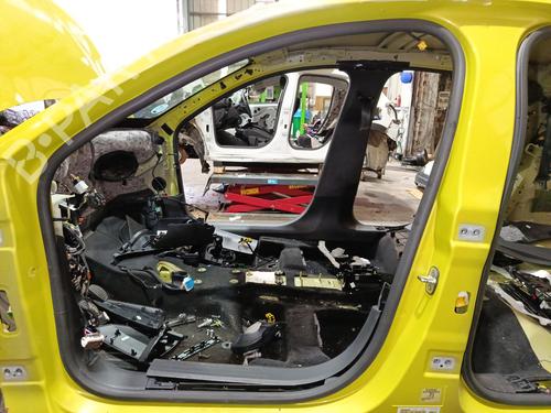 Gummiliste Gummiliste PEUGEOT 208 II (UB_, UP_, UW_, UJ_) 1.2 PureTech 100 (101 hp) 32411654 32411654