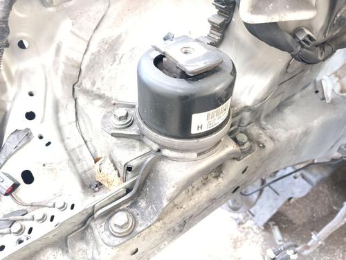 Used Engine mount Engine mount VOLVO XC60 I SUV (156) D3 / D4 (163 hp) 33117785 33117785