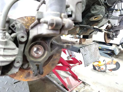 Used Right front steering knuckle CITROËN C4 CACTUS 1.2 THP 110 (110 hp) 32515259