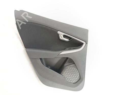 Guarnecido trasero izquierdo Guarnecido trasero izquierdo VOLVO V40 Hatchback (525) D2 (114 hp) 37261806 37261806