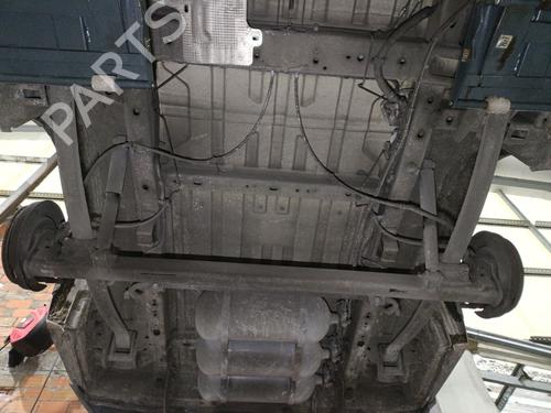 Puente trasero Puente trasero VW CRAFTER Van (SY_, SX_) 2.0 TDI FWD (SYB, SYC, SYD) (177 hp) 39883657 39883657