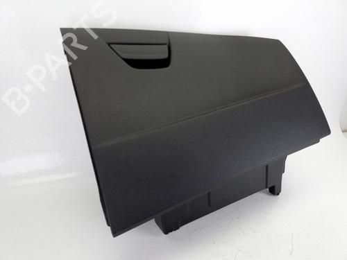 Used Glove box FORD FOCUS III 1.5 TDCi (120 hp) 9738817