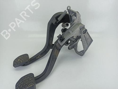 Clutch pedal BMW 1 (E87) 118 d | BP13344179I13