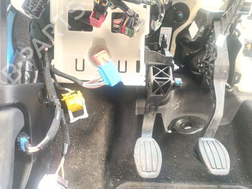 Pédale d'embrayage PEUGEOT 2008 II (UD_, US_, UY_, UJ_, UR_, UC_) 1.2 PureTech 100 (USHNK) (101 hp) 32133505