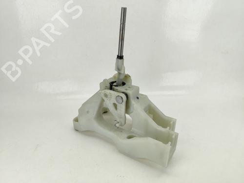 Used Gear lever HYUNDAI i30 (PDE, PD, PDEN) 1.6 CRDi (116 hp) 28024992
