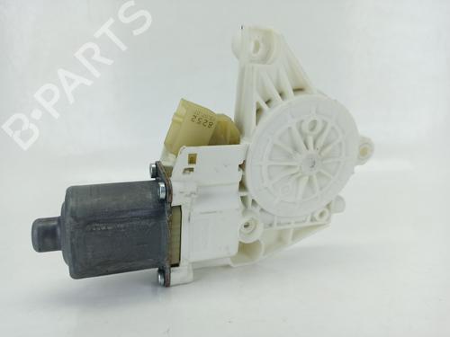 Rudehejsemotor bagstkærm højre MERCEDES-BENZ C-CLASS (W204) [2007-2015]  25875263
