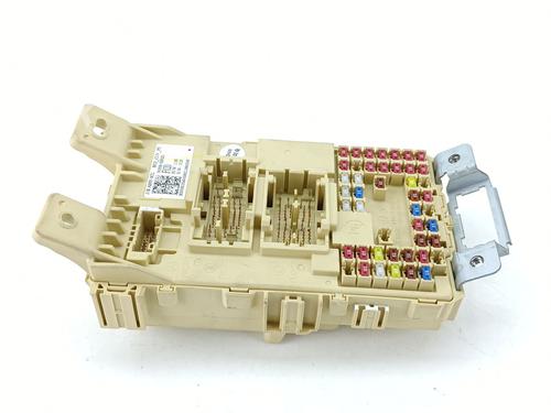 Used Fuse box Fuse box 39141770 39141770