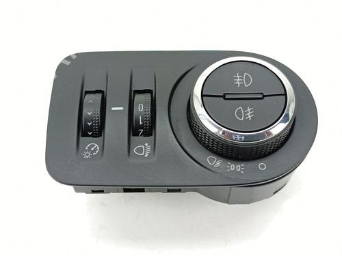 headlight-switch-opel-corsa-e-x15-2014-33120644 main image
