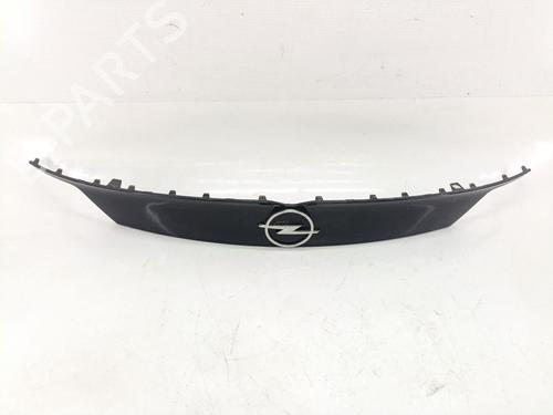 Used Grille OPEL CROSSLAND X / CROSSLAND (P17, P2QO) 1.2 (75) (110 hp) 31854987