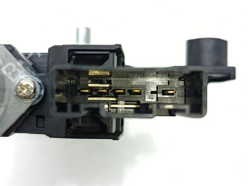 Left front window motor BMW 1 (F40) 118 d | BP38263124E21 - Image 3