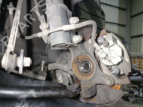 Used Left front steering knuckle Left front steering knuckle TOYOTA YARIS (_P13_) 1.0 (KSP130) (72 hp) 32853031 32853031