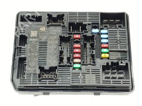 Used Fuse box Fuse box 39097183 39097183