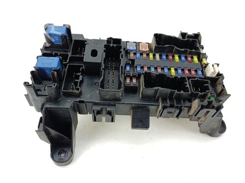 Caixa de fusíveis SUZUKI GRAND VITARA II (JT, TE, TD) 1.9 DDiS All-wheel Drive (JT419, TD44, JB419WD, JB419XD,... (129 hp) 31610464