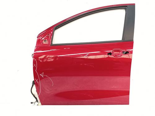 left-front-door-toyota-yaris-_p21_-_pa1_-_ph1_-2020-39592470 main image
