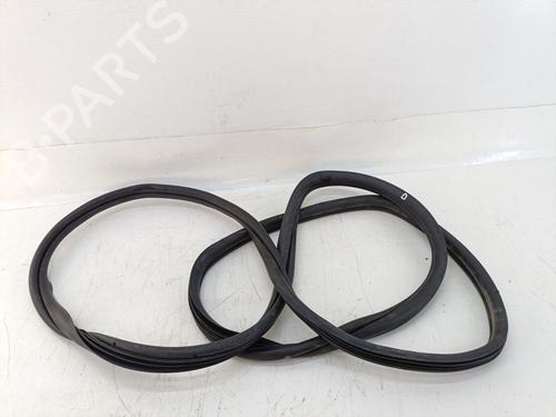 Used Rubber door seal FIAT DUCATO Van (250_) 140 Multijet 2,2 D (140 hp) 28056888