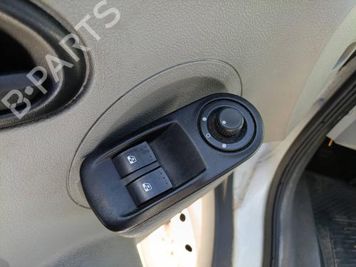 Used Left front window switch NISSAN INTERSTAR Bus (X70) [2002-2025]  26554115