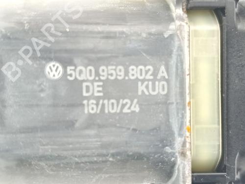 Right front window motor VW GOLF VIII Variant (CG5, DB5) 1.5 TSI | BP35950962E20 - Image 4