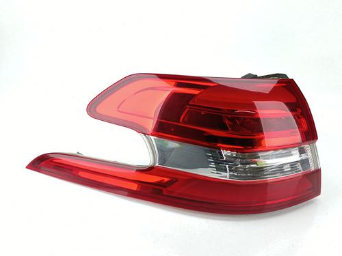 Used Left taillight Left taillight PEUGEOT 308 SW II (LC_, LJ_, LR_, LX_, L4_) 1.6 BlueHDi 120 (120 hp) 35950737 35950737