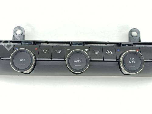 Used Climate control CITROËN C4 III (BA_, BB_, BC_) 1.2 PureTech 130 (BAHNSA, BAHNSB) (130 hp) 28727598