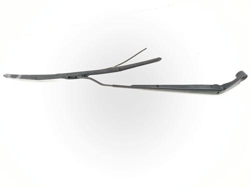 front-windshield-wiper-arm-toyota-yaris-_p21_-_pa1_-_ph1_-2020-39592468 main image