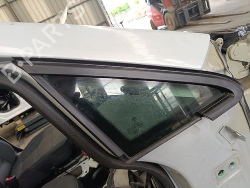 Used Front right quarter glass VW GOLF VII Variant (BA5, BV5) 1.6 TDI (115 hp) 29122780