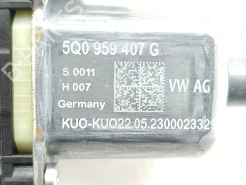 Right rear window motor VW GOLF VIII (CD1, DA1) 1.0 eTSI | BP35946036E22 - Image 2