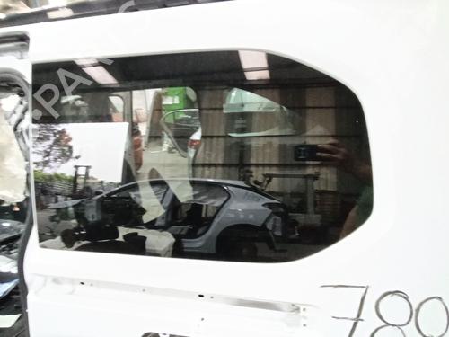 Used Rear left quarter glass Rear left quarter glass 37491666 37491666