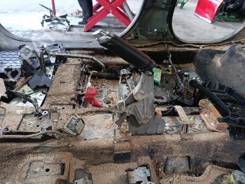 Used Hand brake Hand brake FORD PUMA (J2K, CF7) 1.0 EcoBoost (125 hp) 39746792 39746792
