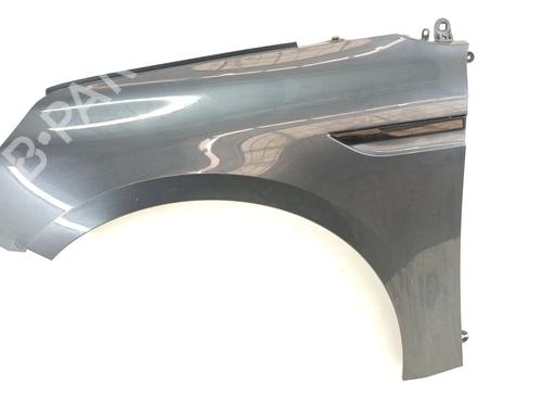 left-front-fenders-renault-megane-iv-grandtour-k9amn_-2016-35784185 main image