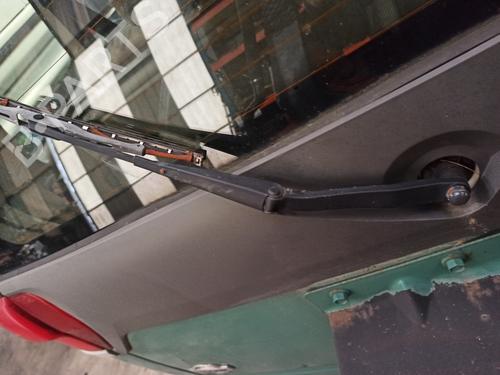 Used Rear windshield wiper arm NISSAN TERRANO II (R20) 2.7 TD 4WD (101 hp) 26548196